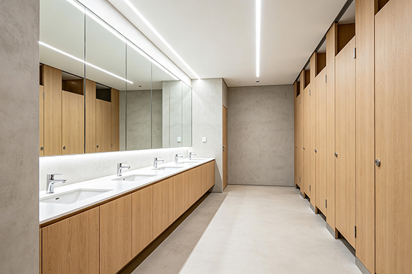 RESTROOM